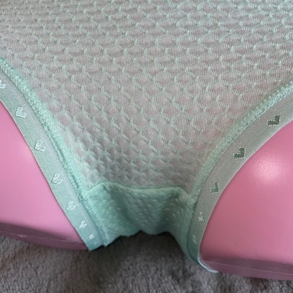 Thick Bubble cotton Panties. Pastel coloured Panties. Size 22" -34" waist - Picture 3 of 3
